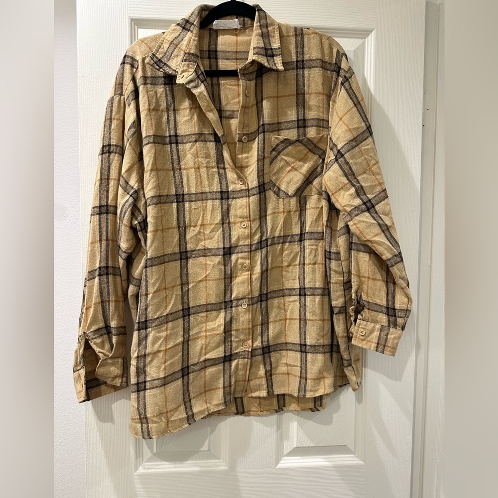 Women’s Tan Plaid button up cjla